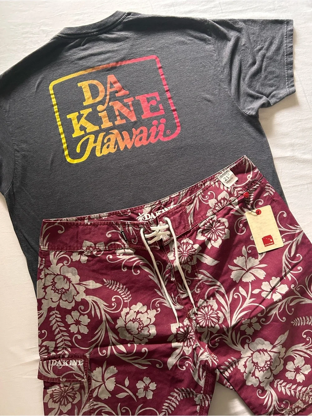 DaKine Hawaii Bundle XL Tee & Size 38 Floral Board Shorts Surf